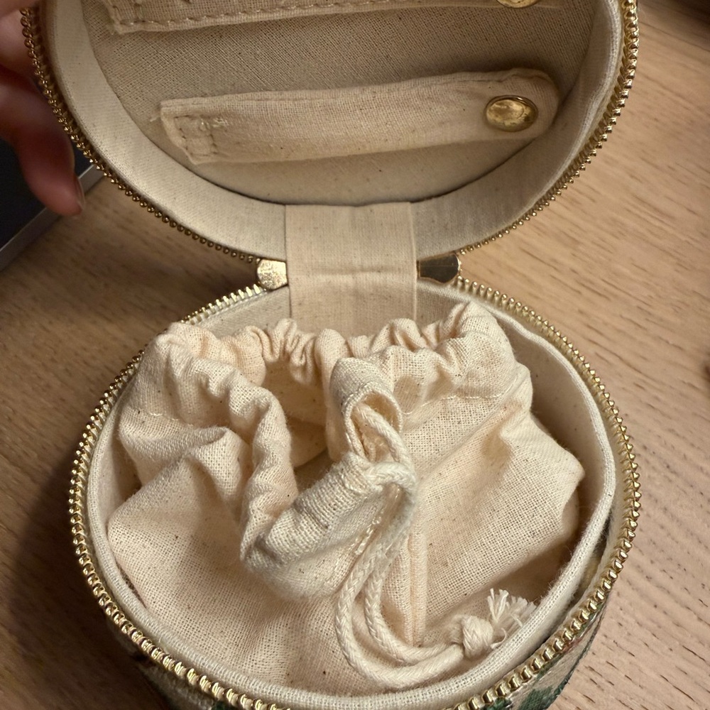 Sezane travel jewelry case - Picture 3 of 4